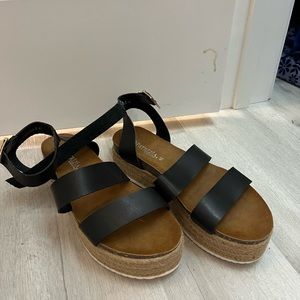 Black sandals